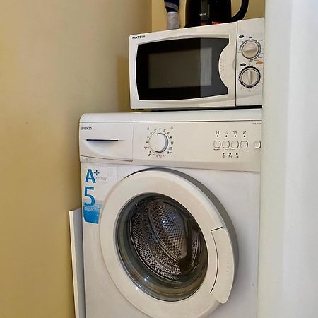 Einstein'S Apartment Атина Екстериор снимка