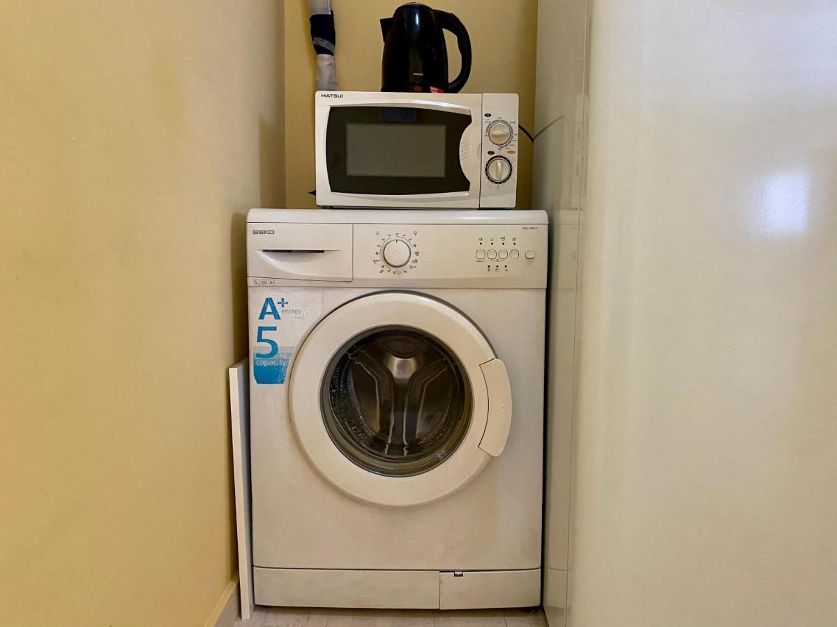 Einstein'S Apartment Атина Екстериор снимка
