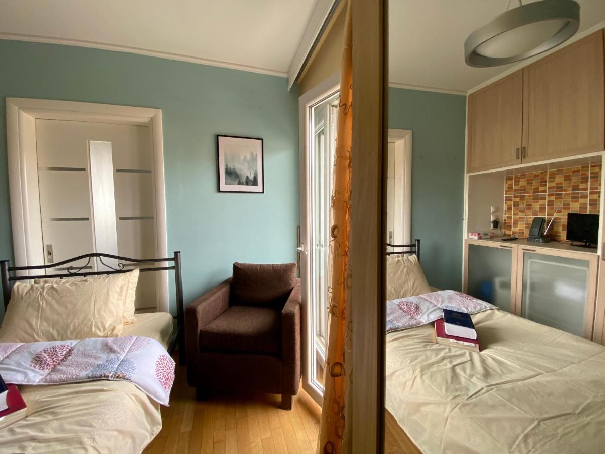 Einstein'S Apartment Атина Екстериор снимка